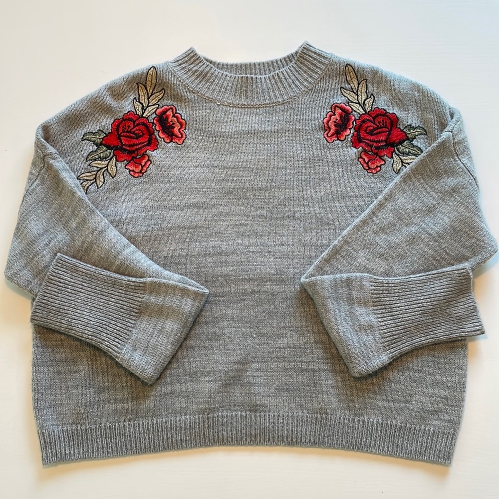 WYLD HART EMBROIDERED SWEATER